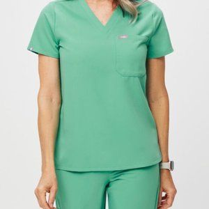 Figs Scrubs Surgical Green Catrina One Pocket Top Size M Style FW1000